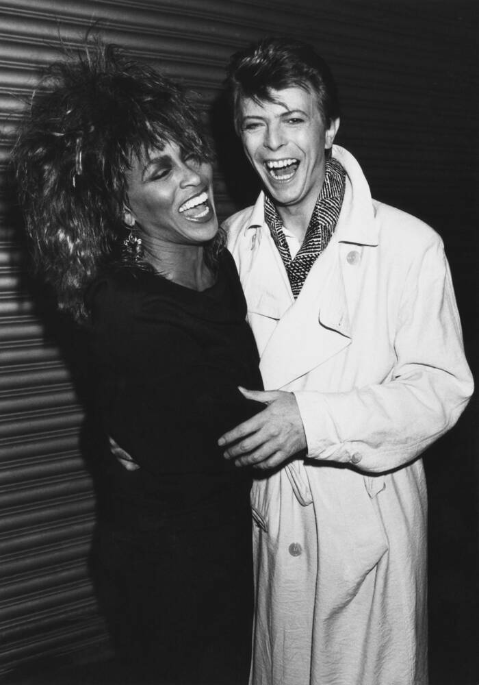 Tina turner avec David Bowie souriants 